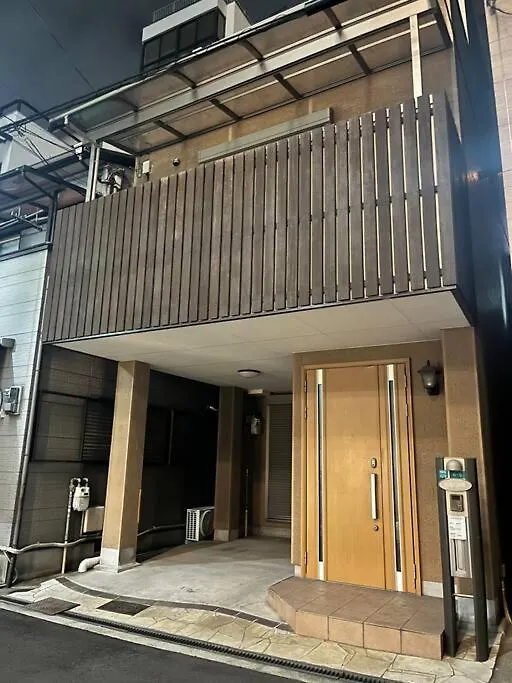 New【駅から2分】Usj空庭難波梅田まで10分!まるごと一軒家貸し切り!大人数宿泊可能!駐車場有 Osaka